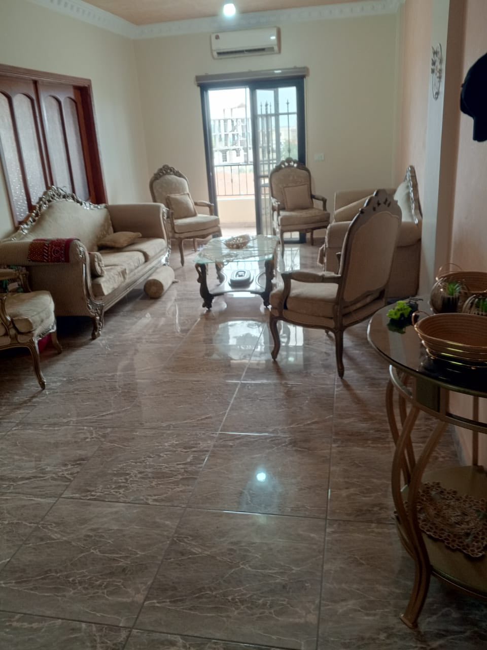 شقة للبيع في حلبا – موقع مميز وقريبة من الطريق العام